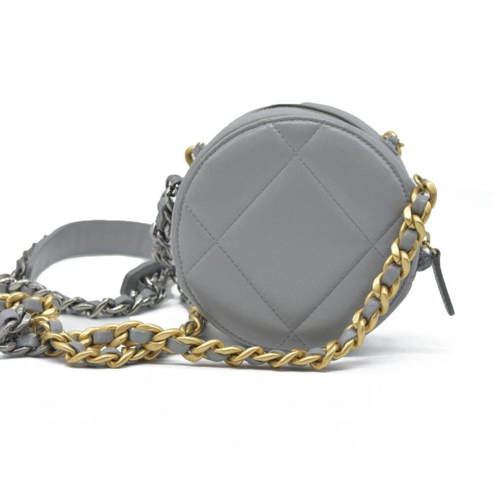 Chanel  Lambskin Quilted Chanel 19 Round Clutch With Chain - Picture 4 of 15